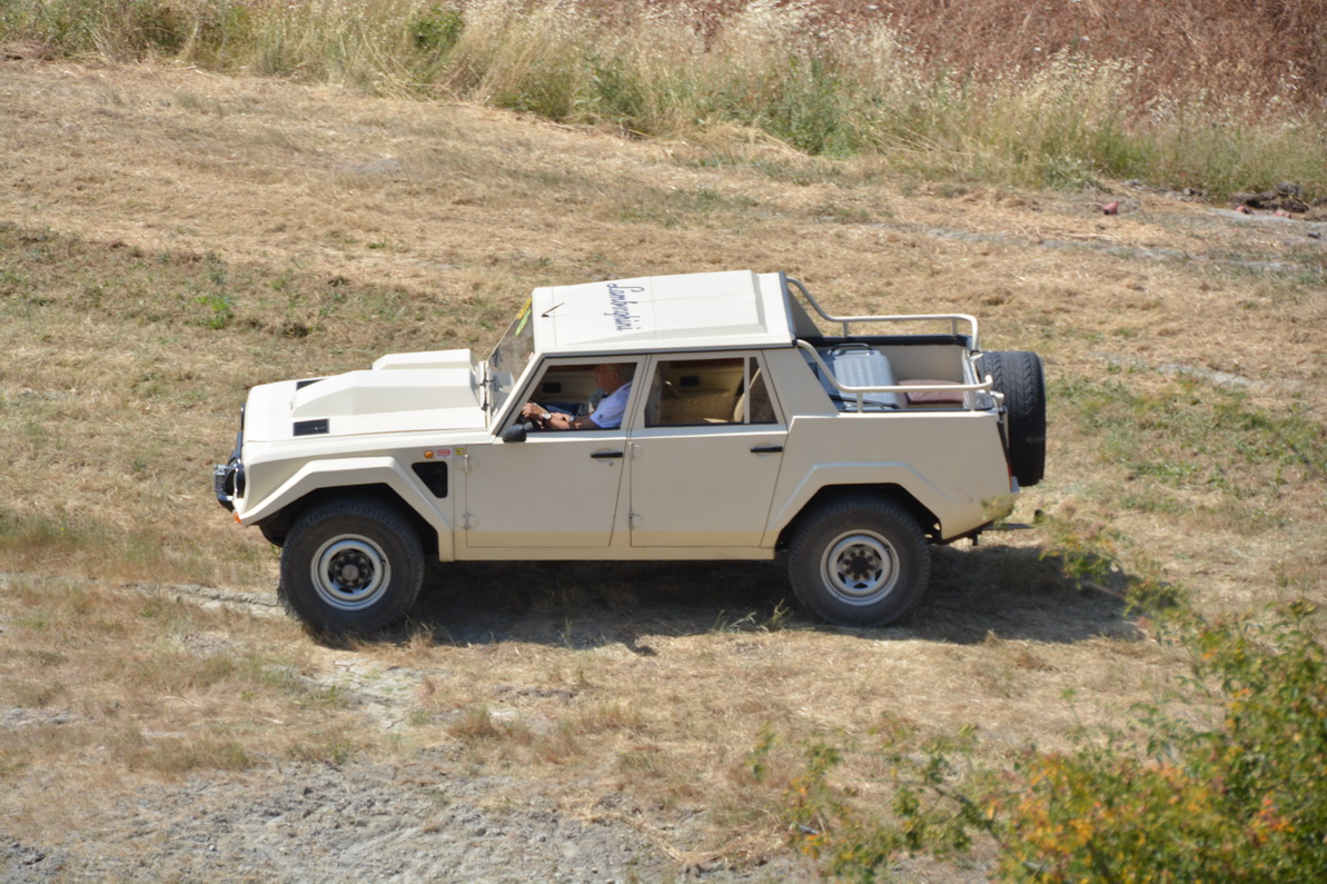Lamborghini LM002