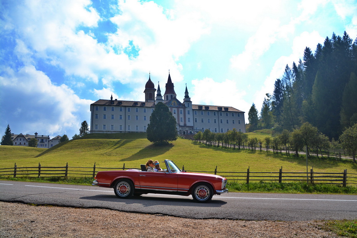 Mercedes Benz R107