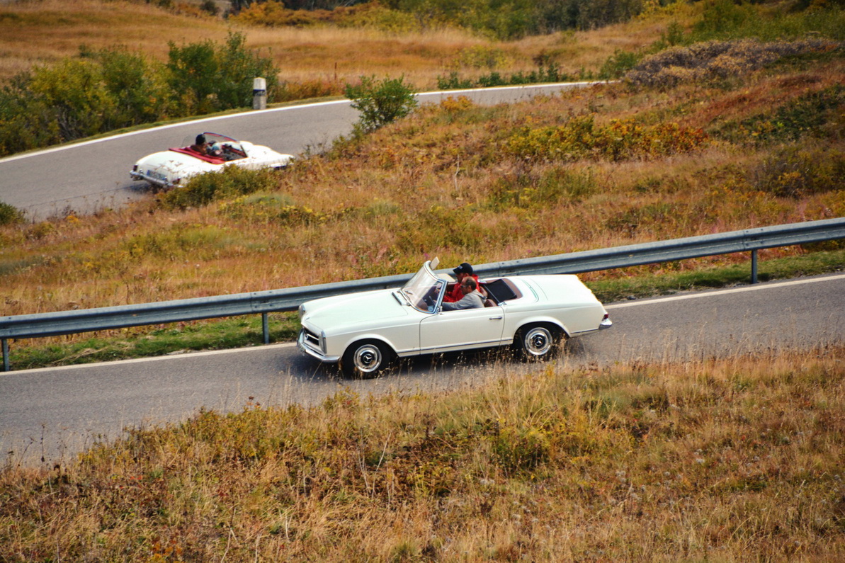 Mercedes R107