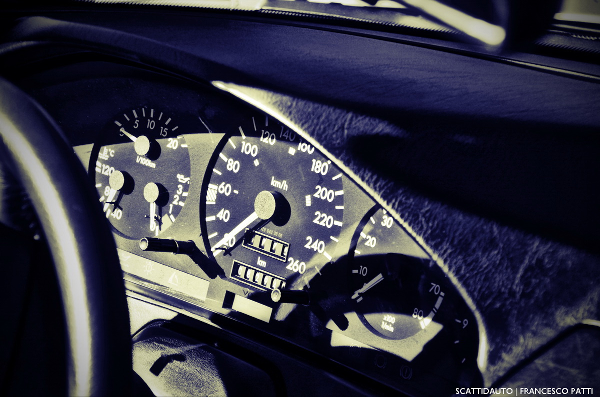 Mercedes SL cockpit